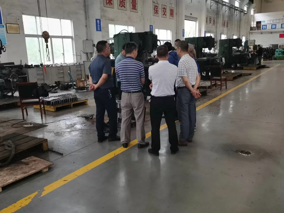 省地礦局對(duì)裝備中心探礦廠開展質(zhì)量巡查工作2.jpg