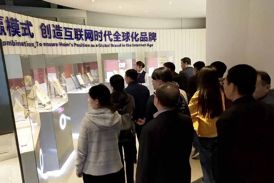 青啤博物館參觀學習1.jpg 青啤博物館參觀學習1.jpg