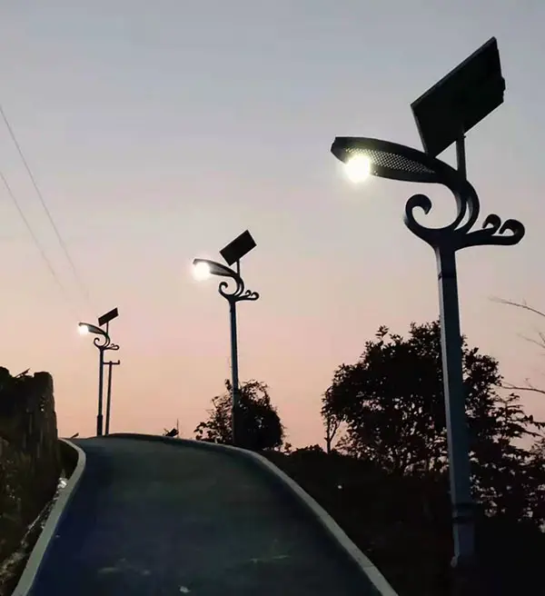 夜晚路燈適合發朋友圈的文案！送給路上的你