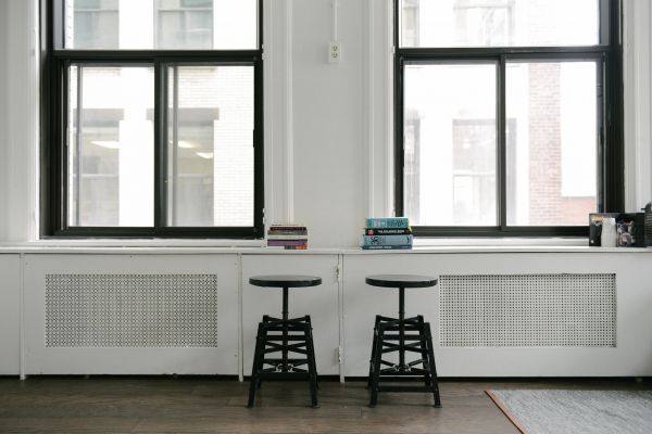 stools_books_windows_hardwood-892091.jpg